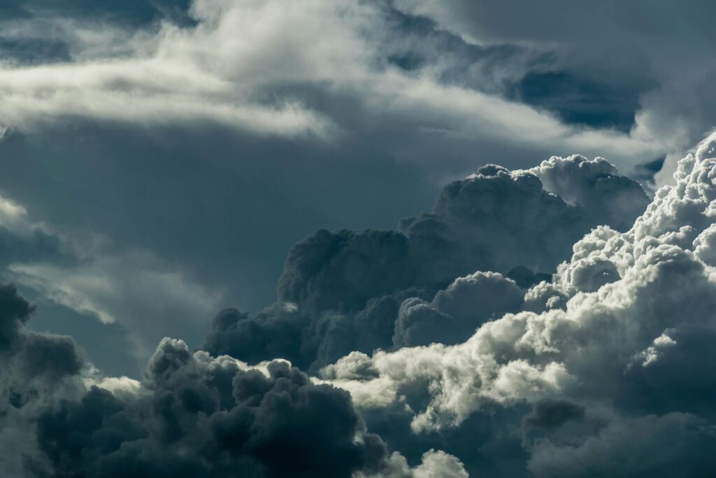 Wolkenbild für Wetterstimmung beim Gleitschirmfliegen